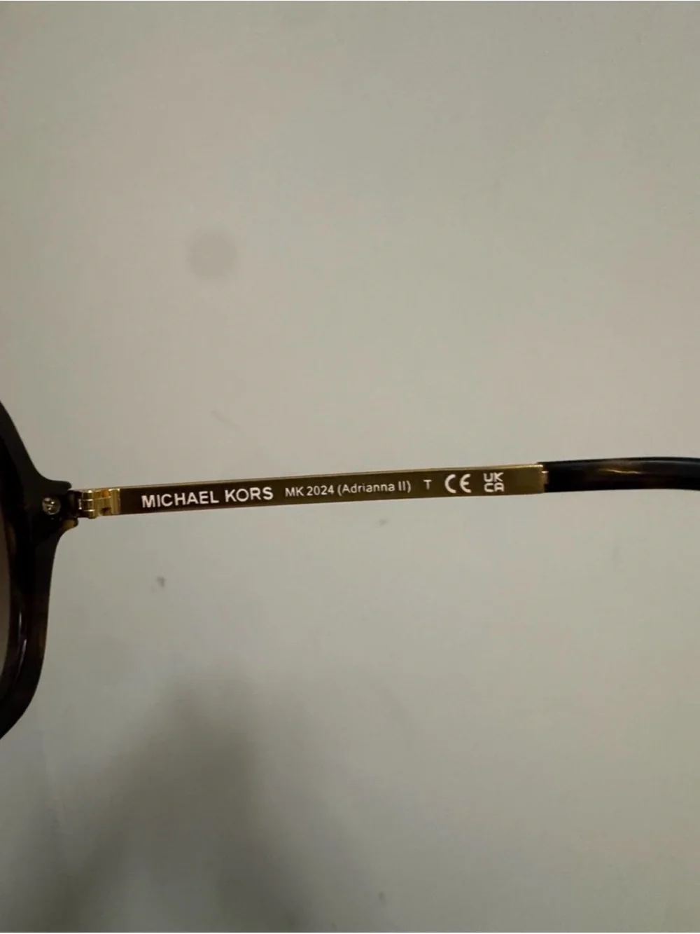 New Never Worn Michael Kors Sunglasses w/ Matching case